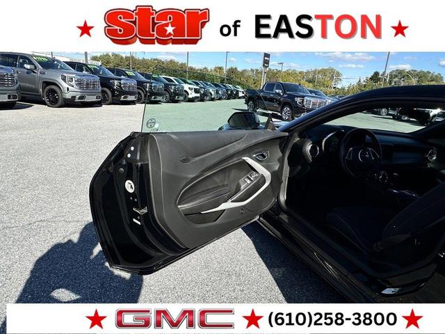 Photo of 2018 Black Chevrolet Camaro