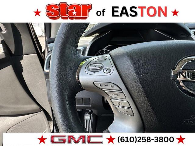 Photo of 2018 Magnetic Black Nissan Murano