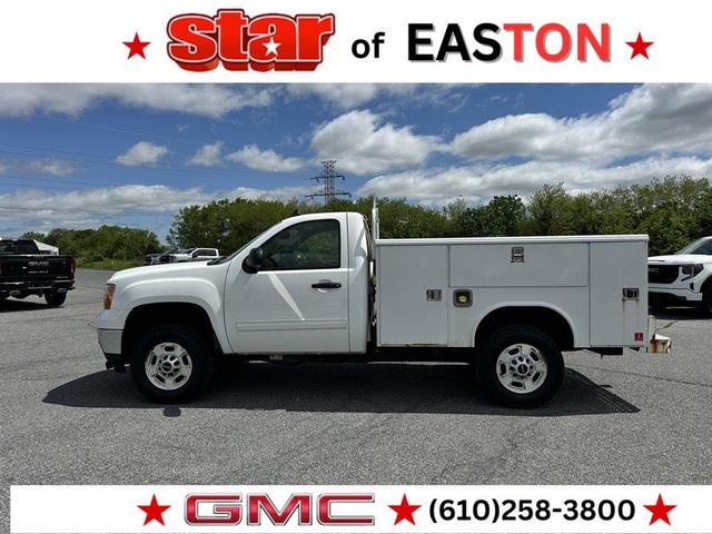 Photo of 2013 White GMC Sierra 2500