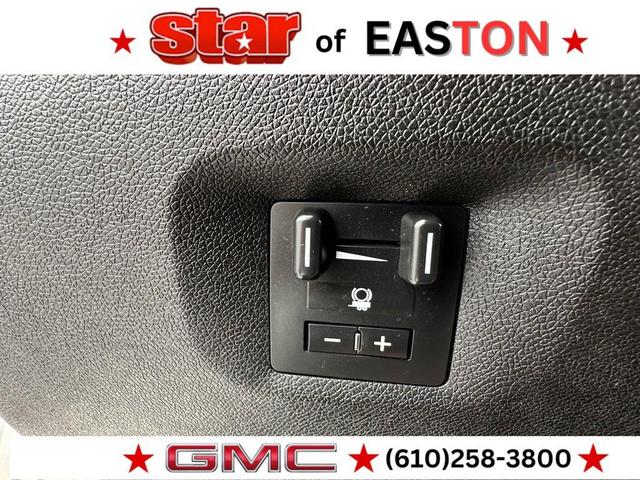 Photo of 2013 White GMC Sierra 2500
