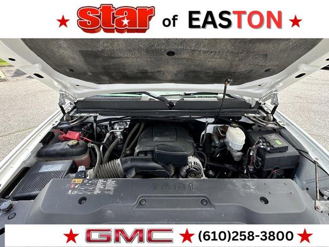 Photo of 2013 White GMC Sierra 2500