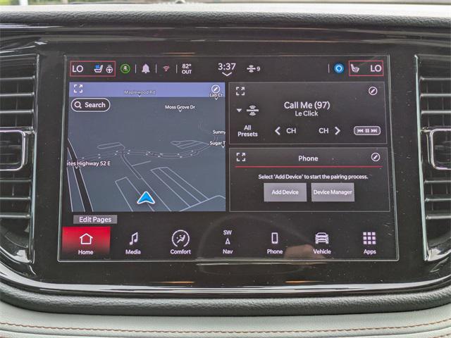 Photo of 2022 DB Black Crystal Clearcoat Dodge Durango