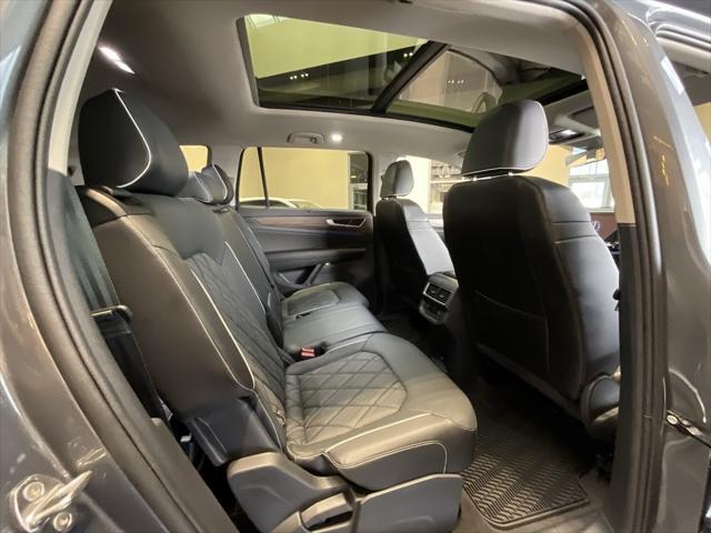 Photo of 2024 Platinum Gray Metallic Volkswagen Atlas