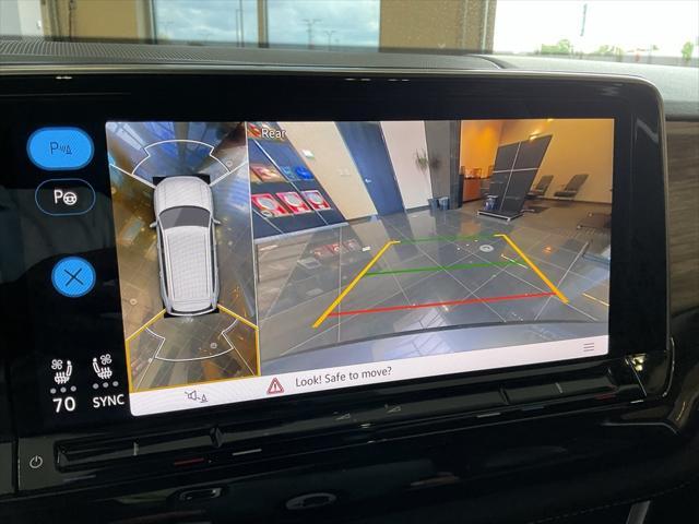 Photo of 2024 Platinum Gray Metallic Volkswagen Atlas