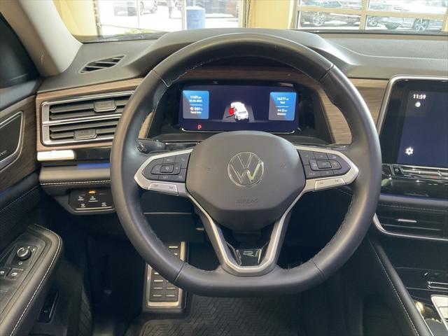 Photo of 2024 Platinum Gray Metallic Volkswagen Atlas