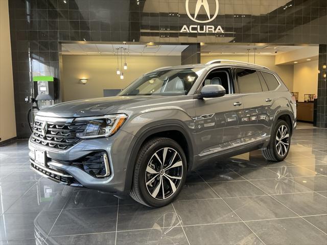 Photo of 2024 Platinum Gray Metallic Volkswagen Atlas