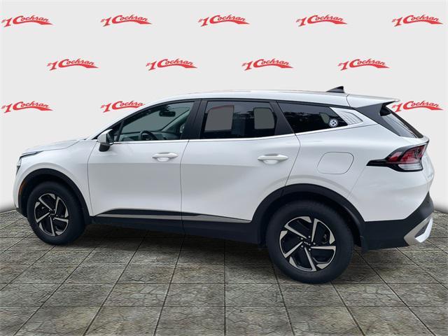 Photo of 2023 Snow White Pearl Kia Sportage Hybrid