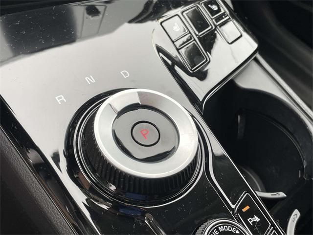 Photo of 2023 Snow White Pearl Kia Sportage Hybrid