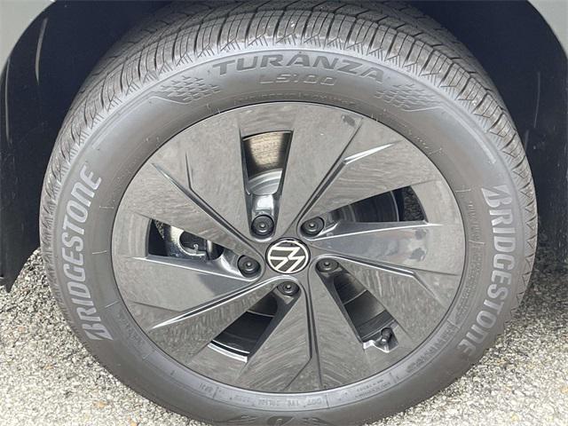 Photo of 2025 Monterey Blue Pearl Volkswagen Taos