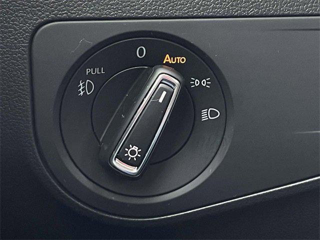 Photo of 2021 Pure White Volkswagen Tiguan