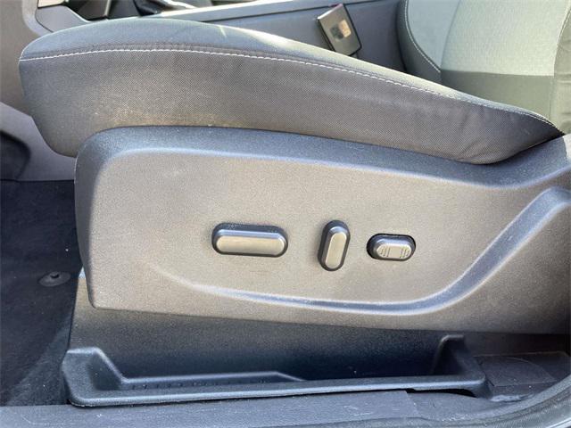 Photo of 2017 White Ford Escape