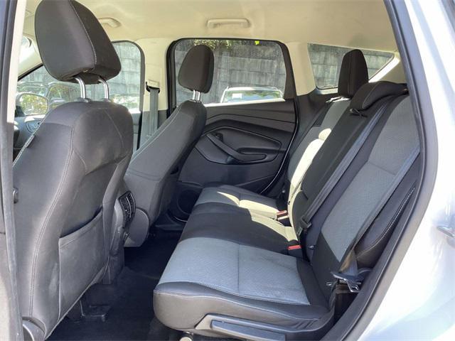 Photo of 2017 White Ford Escape