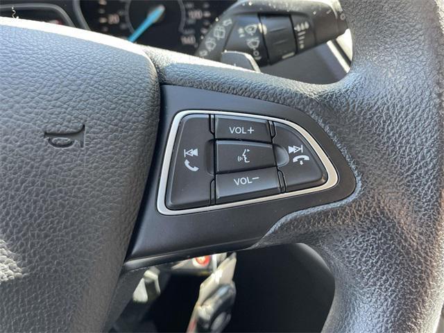 Photo of 2017 White Ford Escape