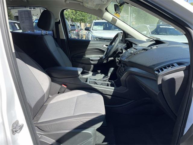 Photo of 2017 White Ford Escape