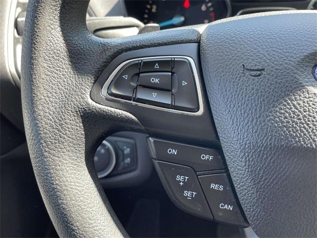Photo of 2017 White Ford Escape