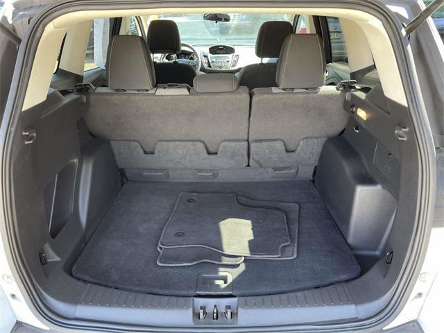 Photo of 2017 White Ford Escape