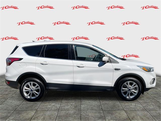 Photo of 2017 White Ford Escape