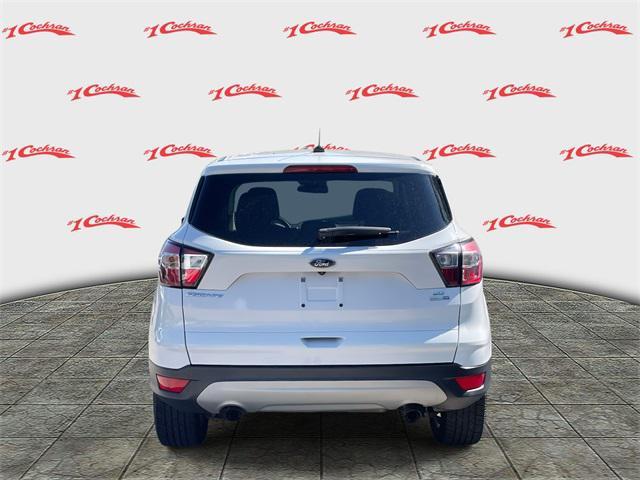 Photo of 2017 White Ford Escape