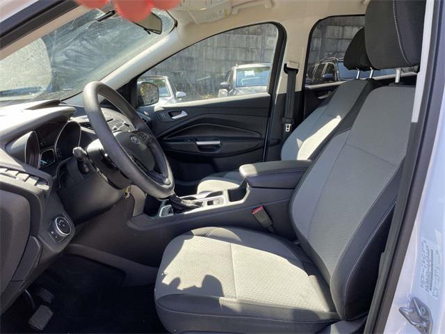 Photo of 2017 White Ford Escape