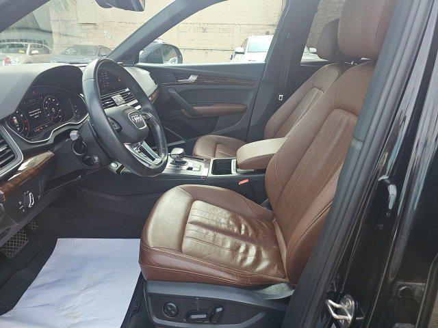 Photo of 2018 Black Metallic Audi Q5