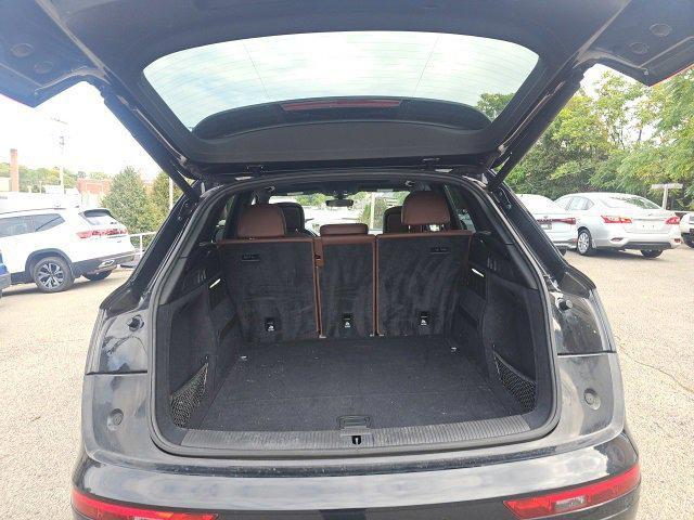 Photo of 2018 Black Metallic Audi Q5