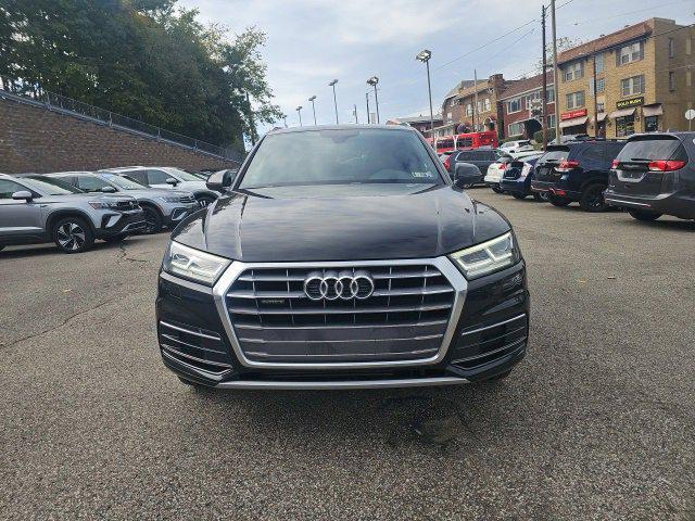 Photo of 2018 Black Metallic Audi Q5