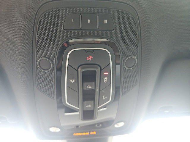 Photo of 2018 Black Metallic Audi Q5