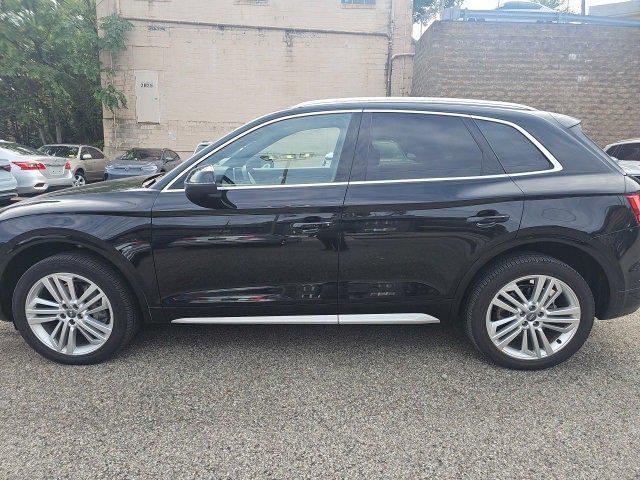 Photo of 2018 Black Metallic Audi Q5