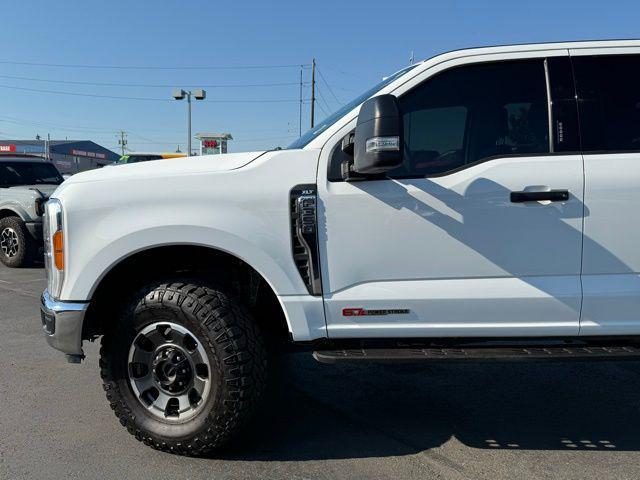 Photo of 2023 Oxford White Ford F-350