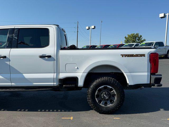 Photo of 2023 Oxford White Ford F-350