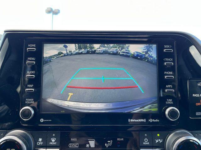 Photo of 2022 Gray Toyota Highlander