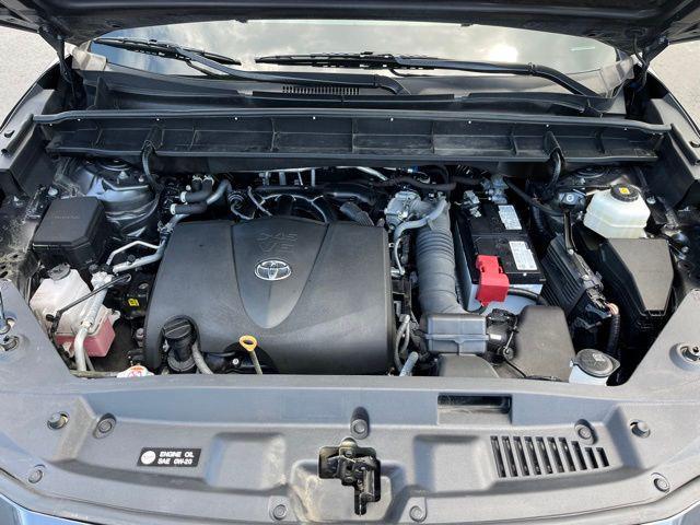 Photo of 2022 Gray Toyota Highlander