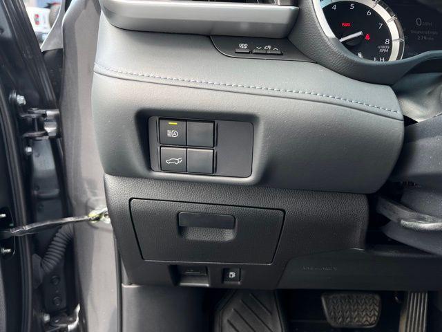 Photo of 2022 Gray Toyota Highlander