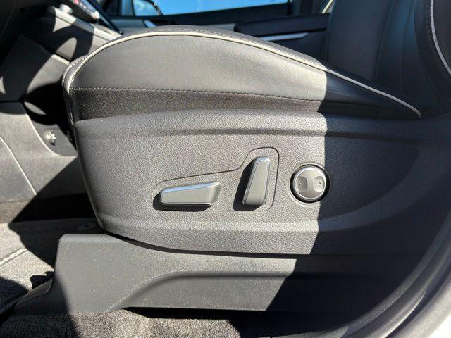 Photo of 2023 Hyper White Hyundai PALISADE