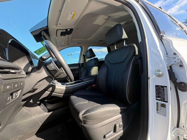 Photo of 2023 Hyper White Hyundai PALISADE