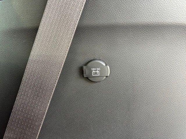 Photo of 2023 Bright White Clearcoat Chrysler Pacifica