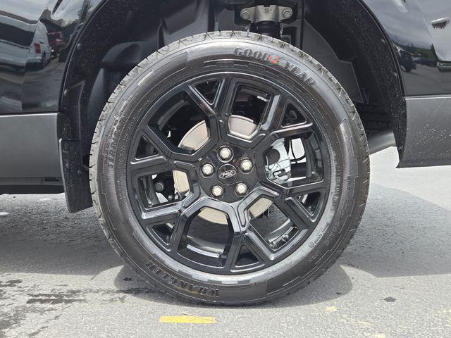 Photo of 2025 Shadow Black Ford Maverick