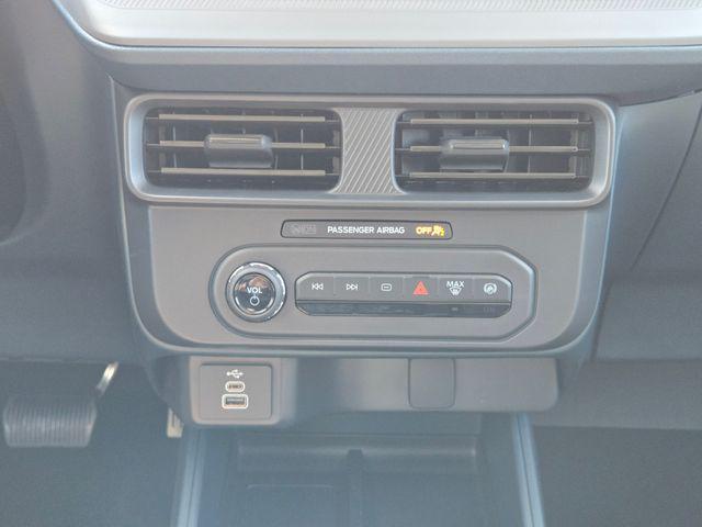 Photo of 2025 Oxford White Ford Maverick
