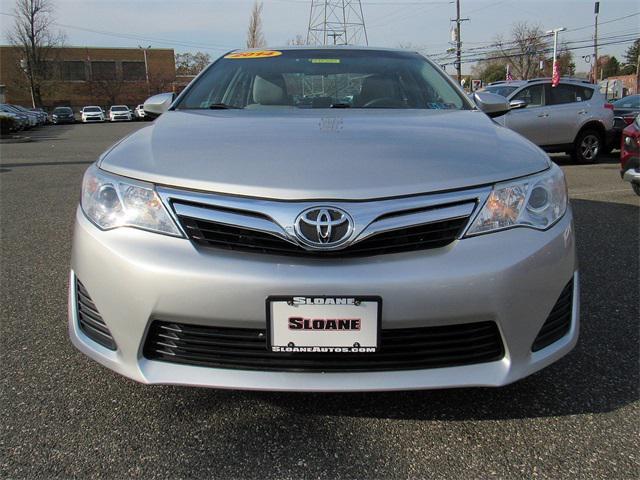 Photo of 2014 Classic Silver Metallic Toyota Camry
