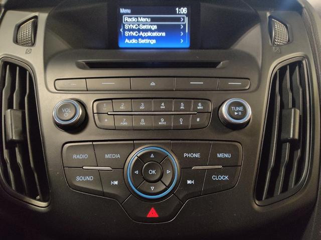 Photo of 2015 Ingot Silver Ford Focus