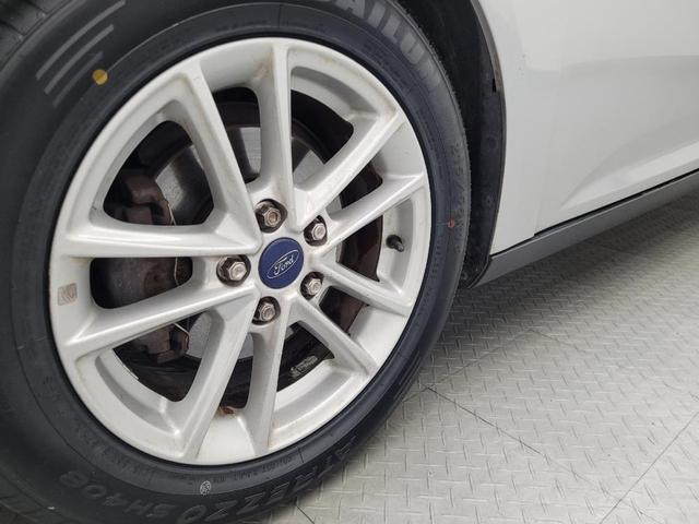 Photo of 2015 Ingot Silver Ford Focus