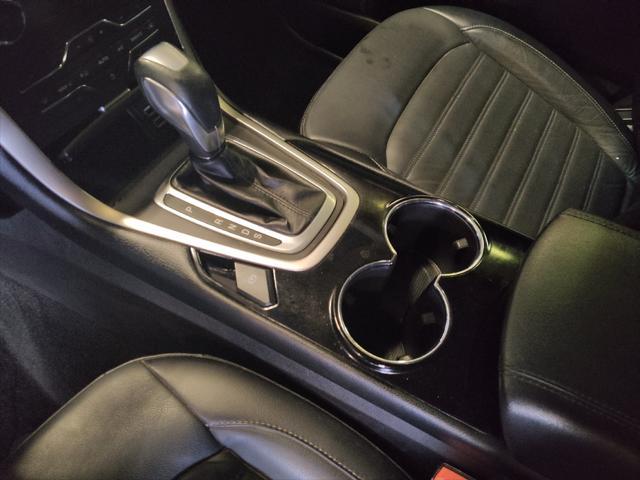 Photo of 2017 White Ford Edge