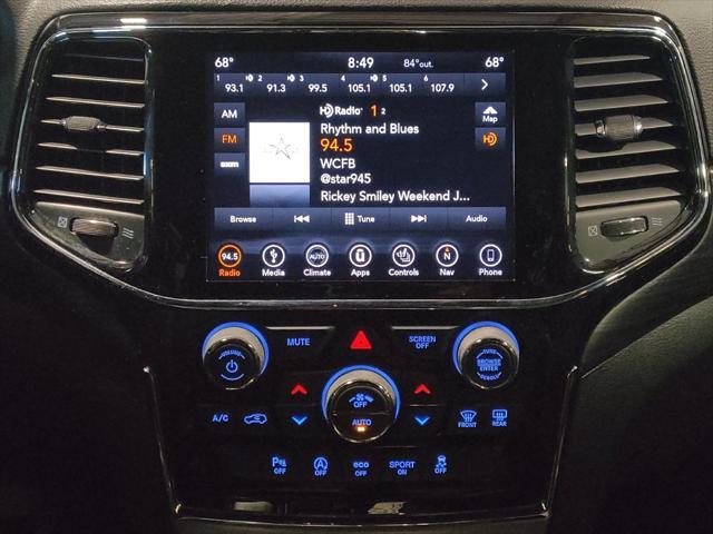 Photo of 2019 Diamond Black Crystal Pearlcoat Jeep Grand Cherokee