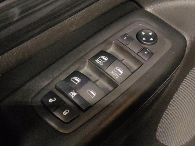 Photo of 2019 Diamond Black Crystal Pearlcoat Jeep Grand Cherokee