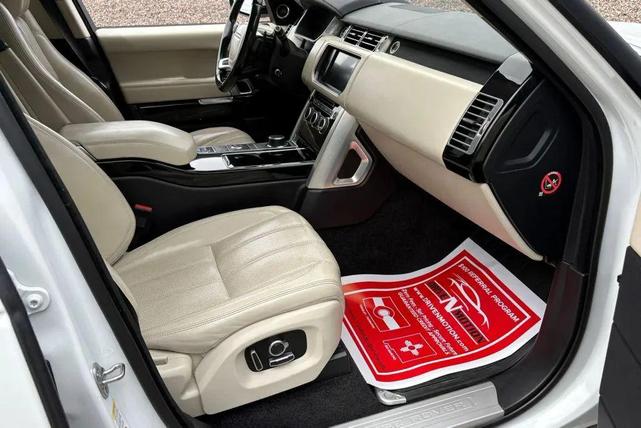 Photo of 2016 White Land Rover Range Rover