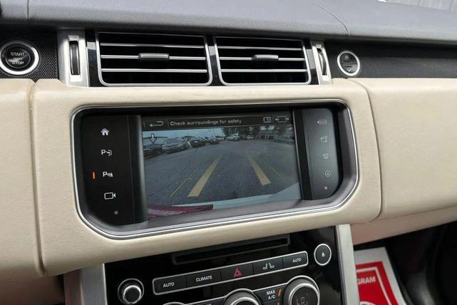 Photo of 2016 White Land Rover Range Rover