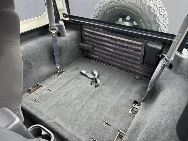 Photo of 2005 Black Clearcoat Jeep Wrangler