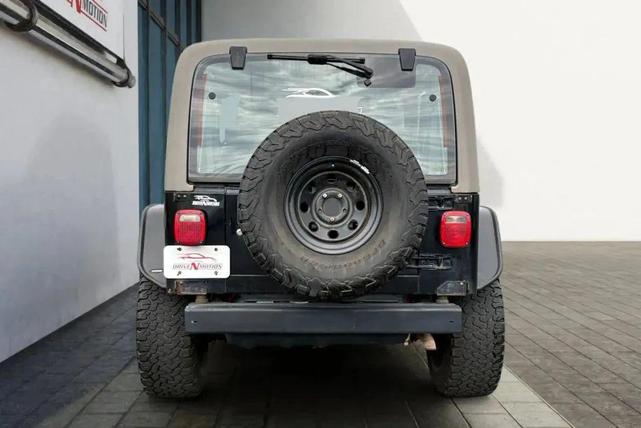 Photo of 2005 Black Clearcoat Jeep Wrangler