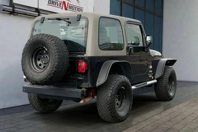 Photo of 2005 Black Clearcoat Jeep Wrangler