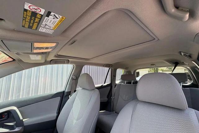Photo of 2007 White/Black Cherry Pearl Toyota RAV4